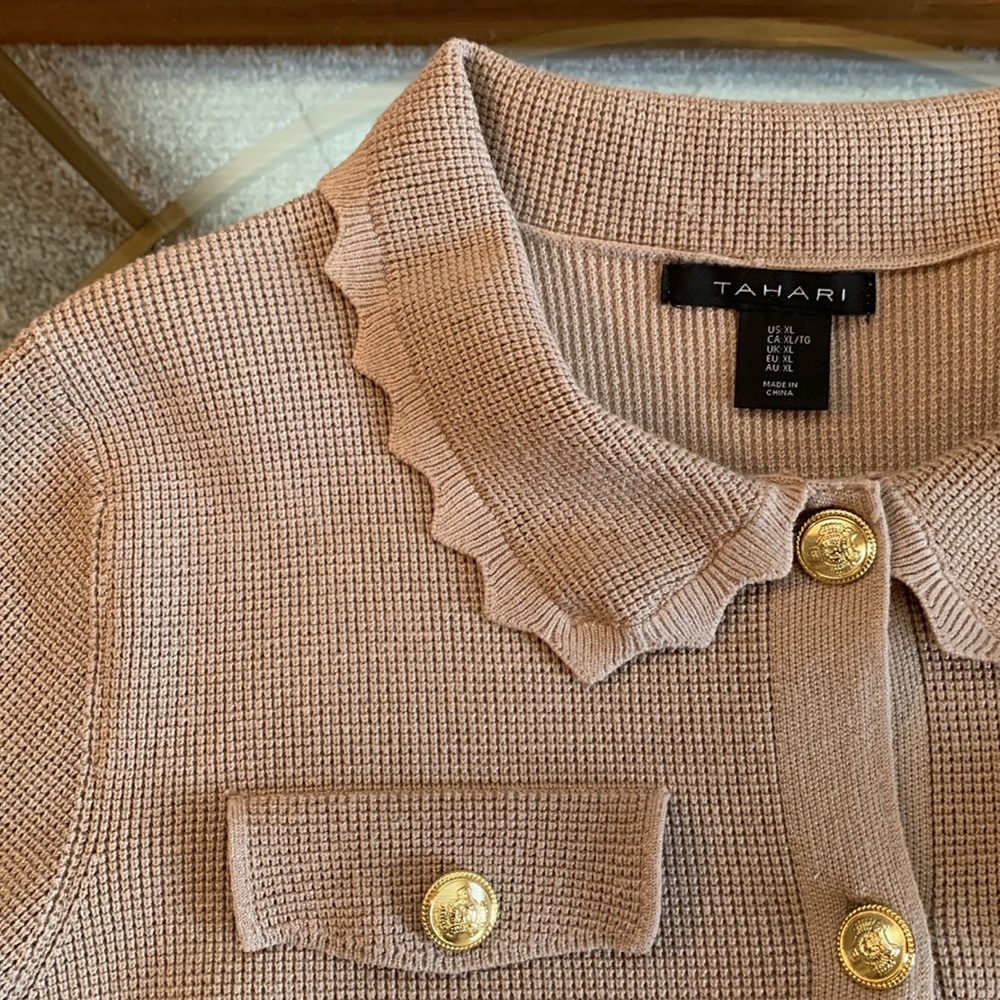 Tahari Sweater Jacket with Peter Pan collar and gold buttons - Picture 13 of 16